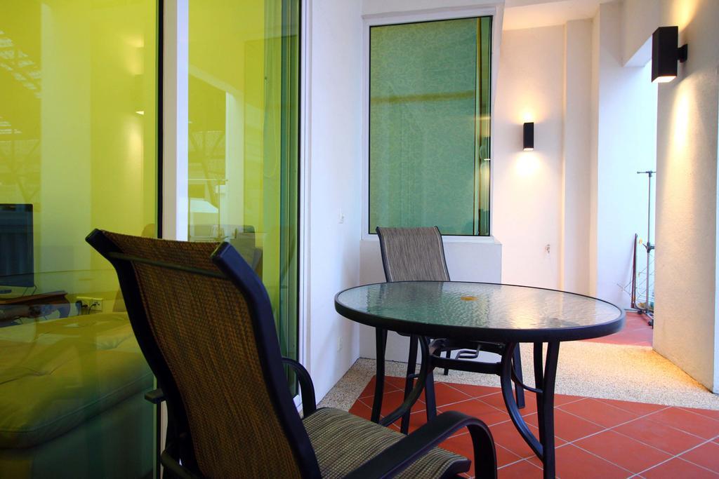 Profolio @ Straits Quay Aparthotel Tanjung Tokong Exteriör bild